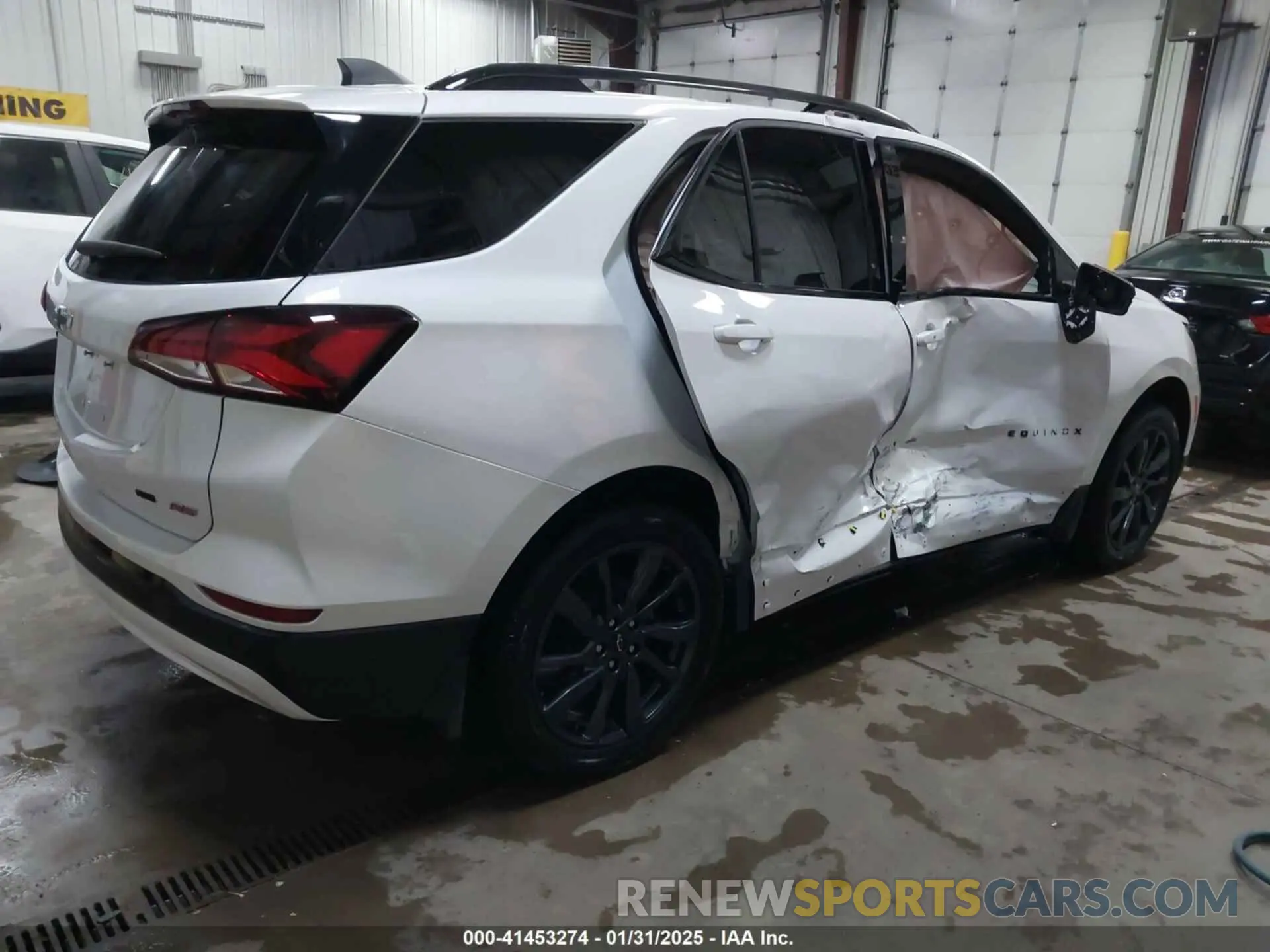 4 Photograph of a damaged car 3GNAXWEG7RL221028 CHEVROLET EQUINOX 2024