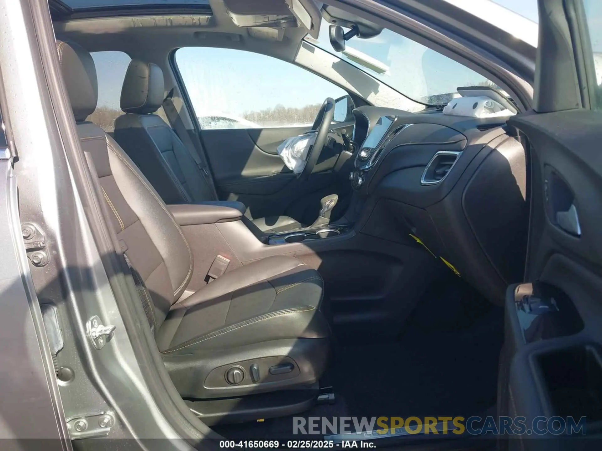 5 Photograph of a damaged car 3GNAXXEG8RL307664 CHEVROLET EQUINOX 2024