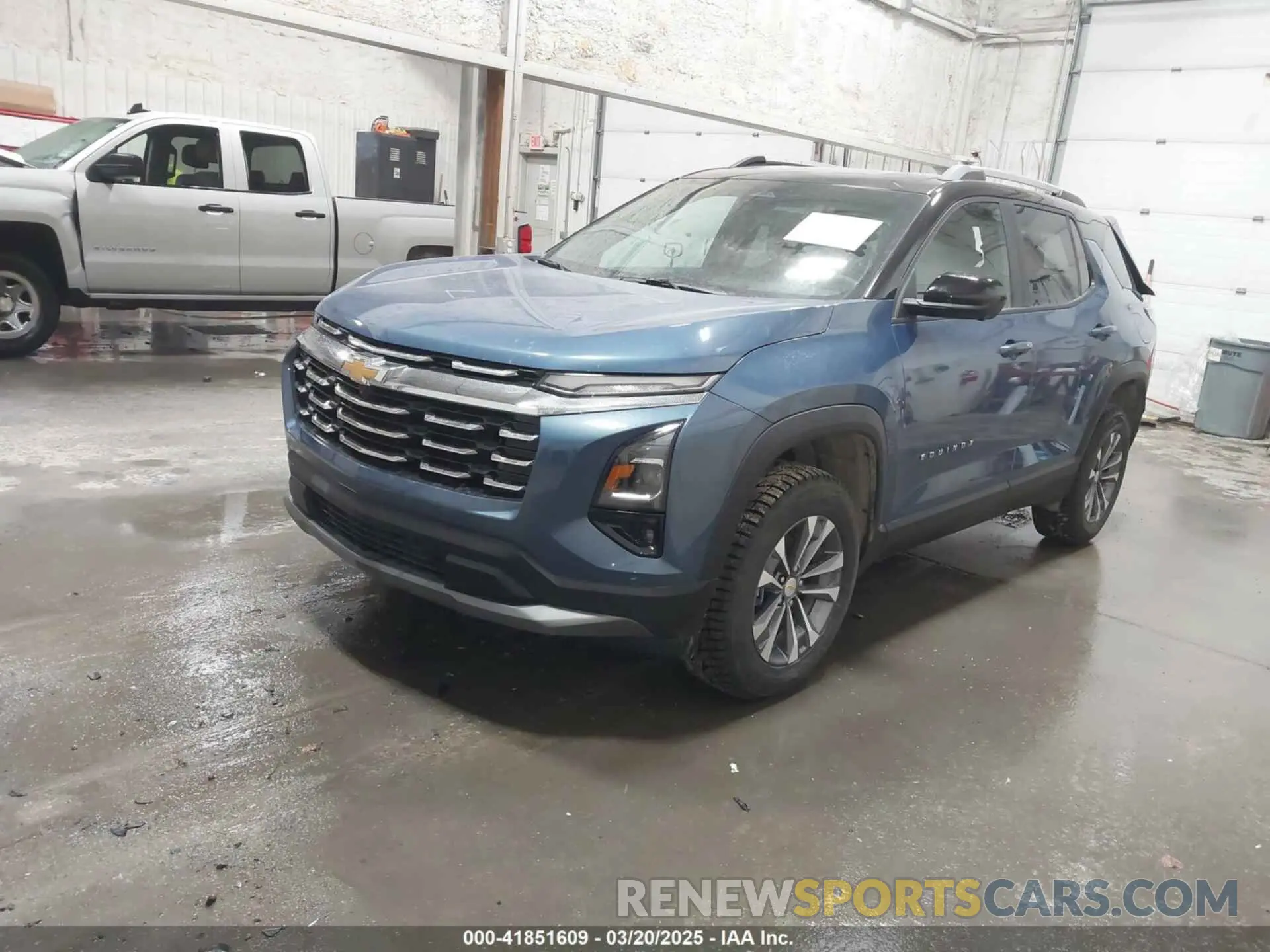 2 Фотография поврежденного автомобиля 3GNAXHEG1SL104577 CHEVROLET EQUINOX 2025