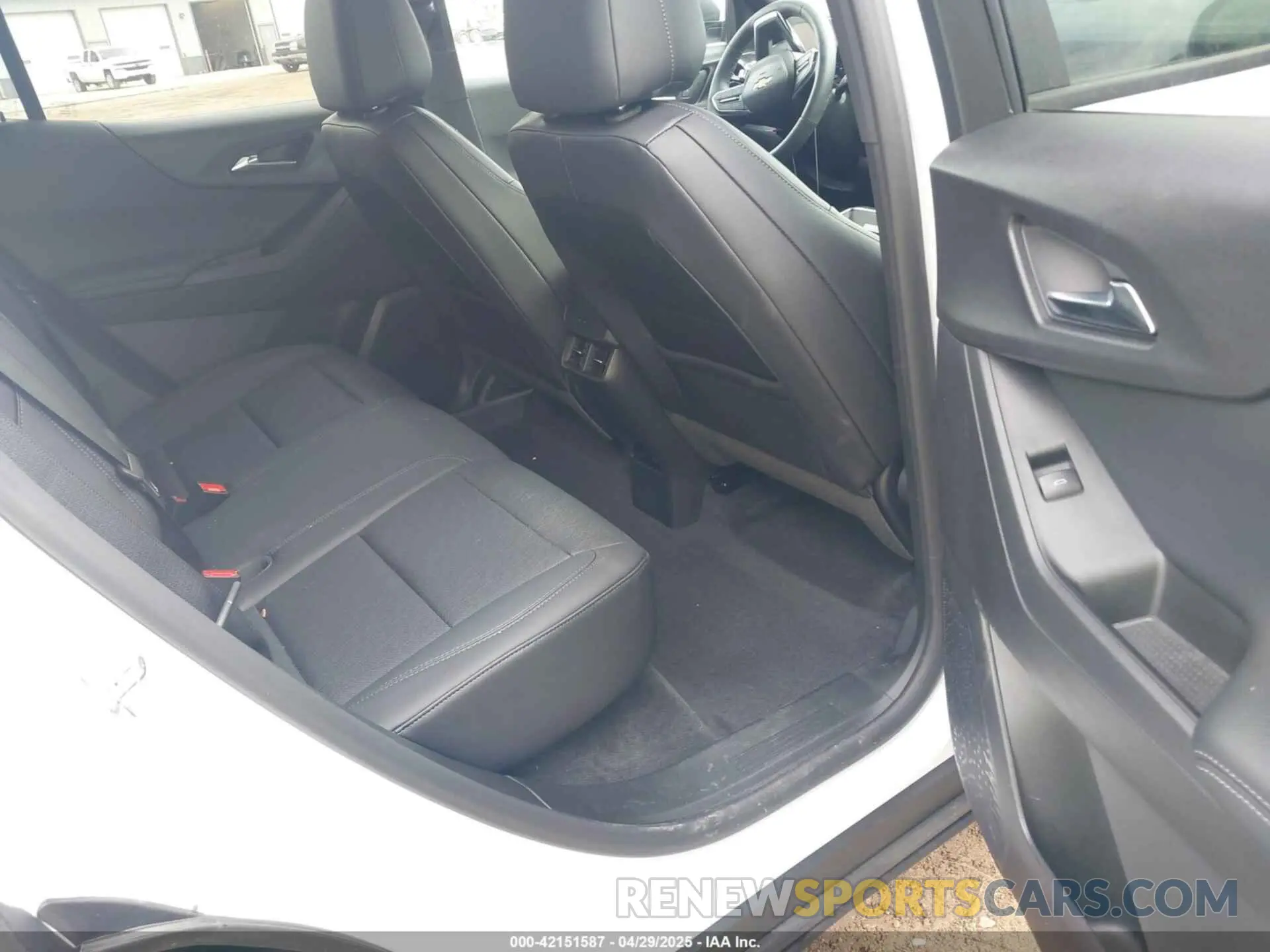 8 Photograph of a damaged car 3GNAXHEG2SL287911 CHEVROLET EQUINOX 2025