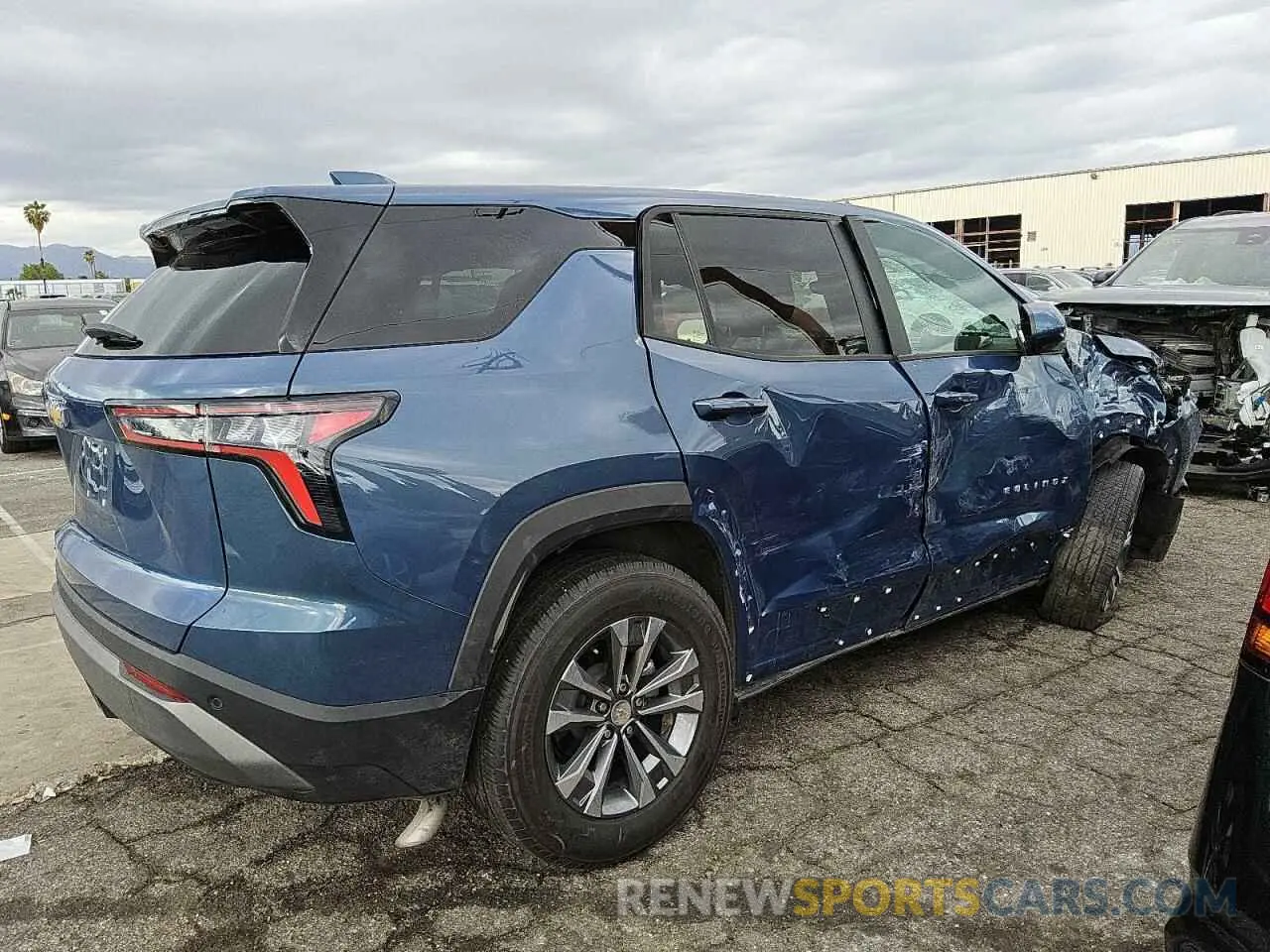 3 Фотография поврежденного автомобиля 3GNAXHEG6SL219613 CHEVROLET EQUINOX 2025