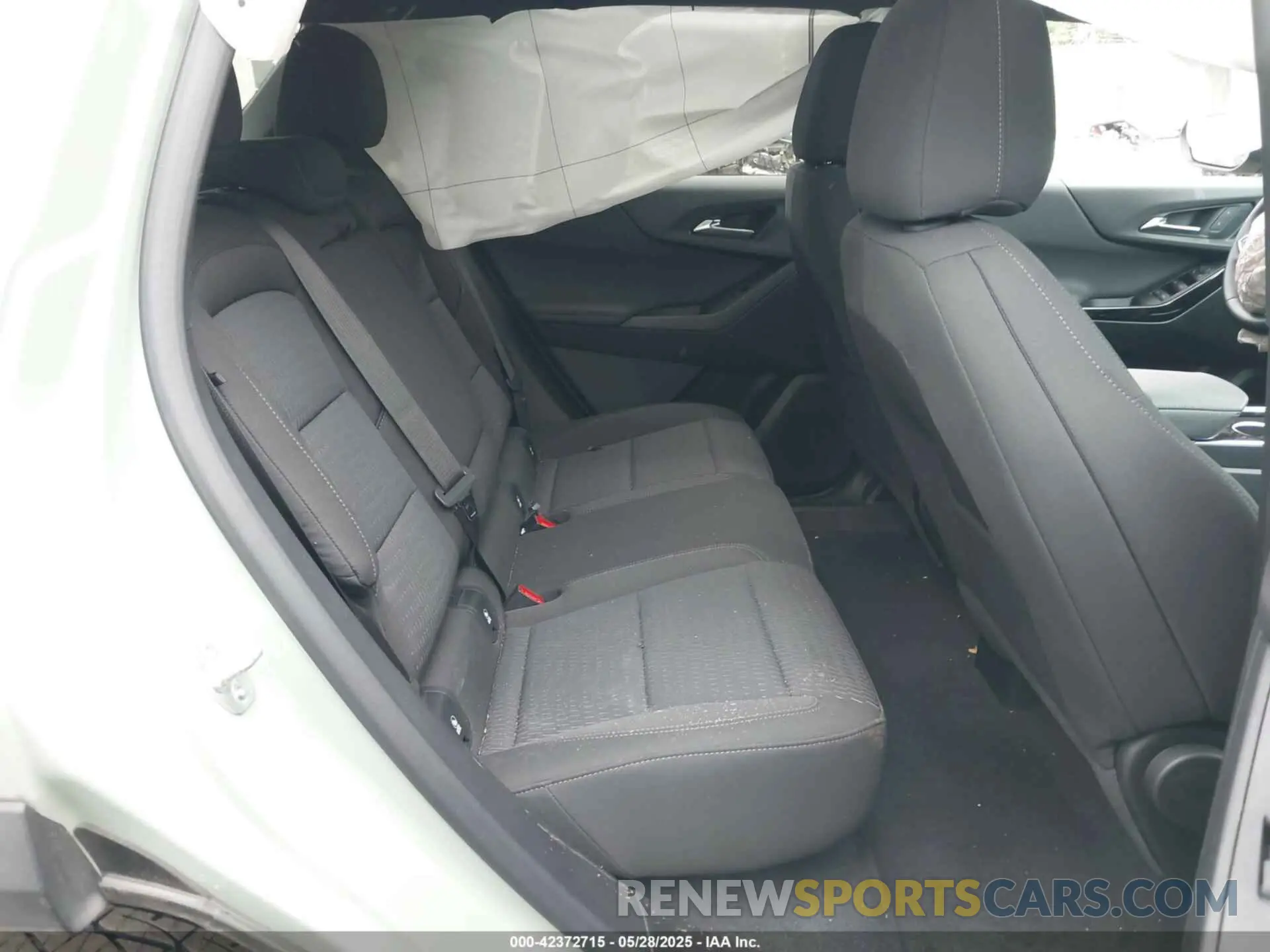 8 Фотография поврежденного автомобиля 3GNAXHEG7SL182314 CHEVROLET EQUINOX 2025