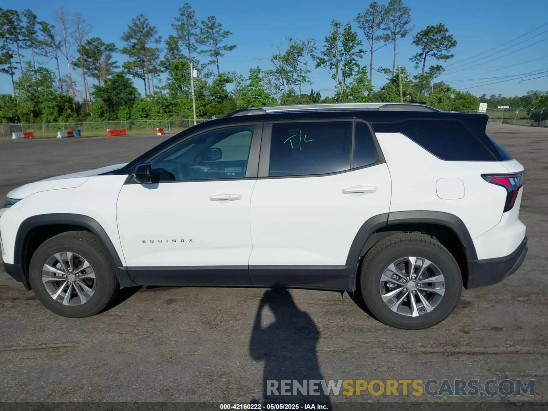 14 Photograph of a damaged car 3GNAXHEG9SL108876 CHEVROLET EQUINOX 2025