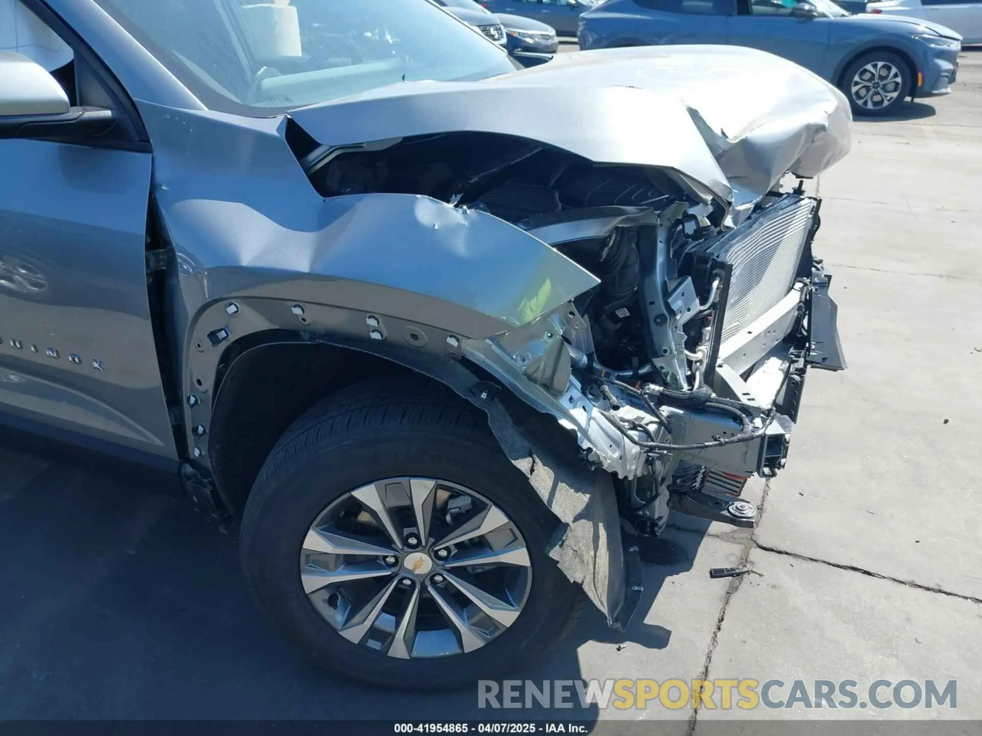 12 Фотография поврежденного автомобиля 3GNAXHEGXSL252744 CHEVROLET EQUINOX 2025