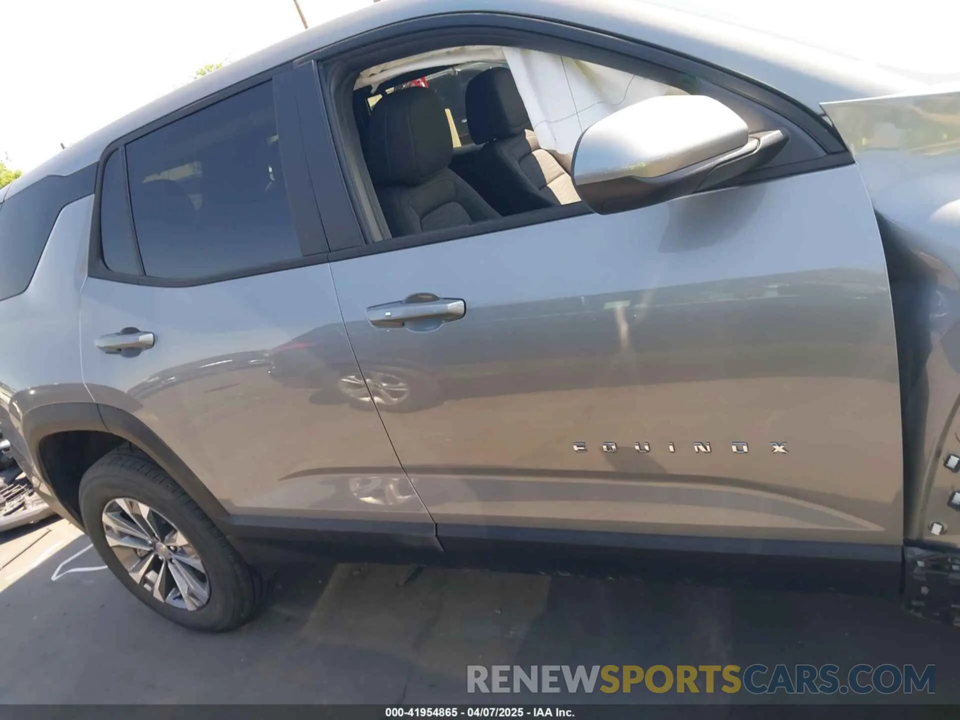 14 Фотография поврежденного автомобиля 3GNAXHEGXSL252744 CHEVROLET EQUINOX 2025