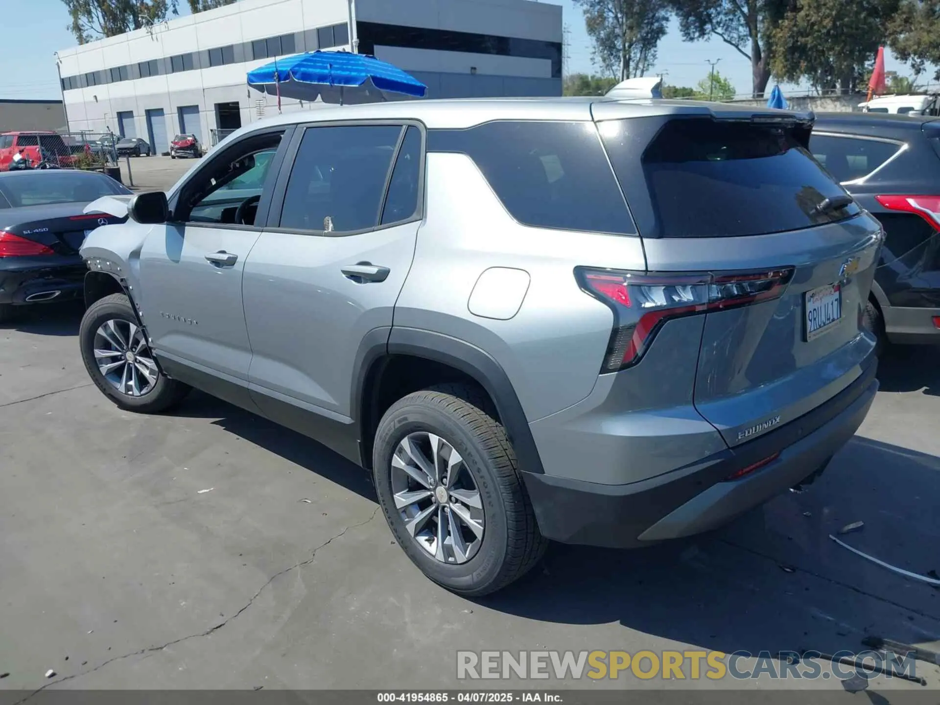3 Фотография поврежденного автомобиля 3GNAXHEGXSL252744 CHEVROLET EQUINOX 2025
