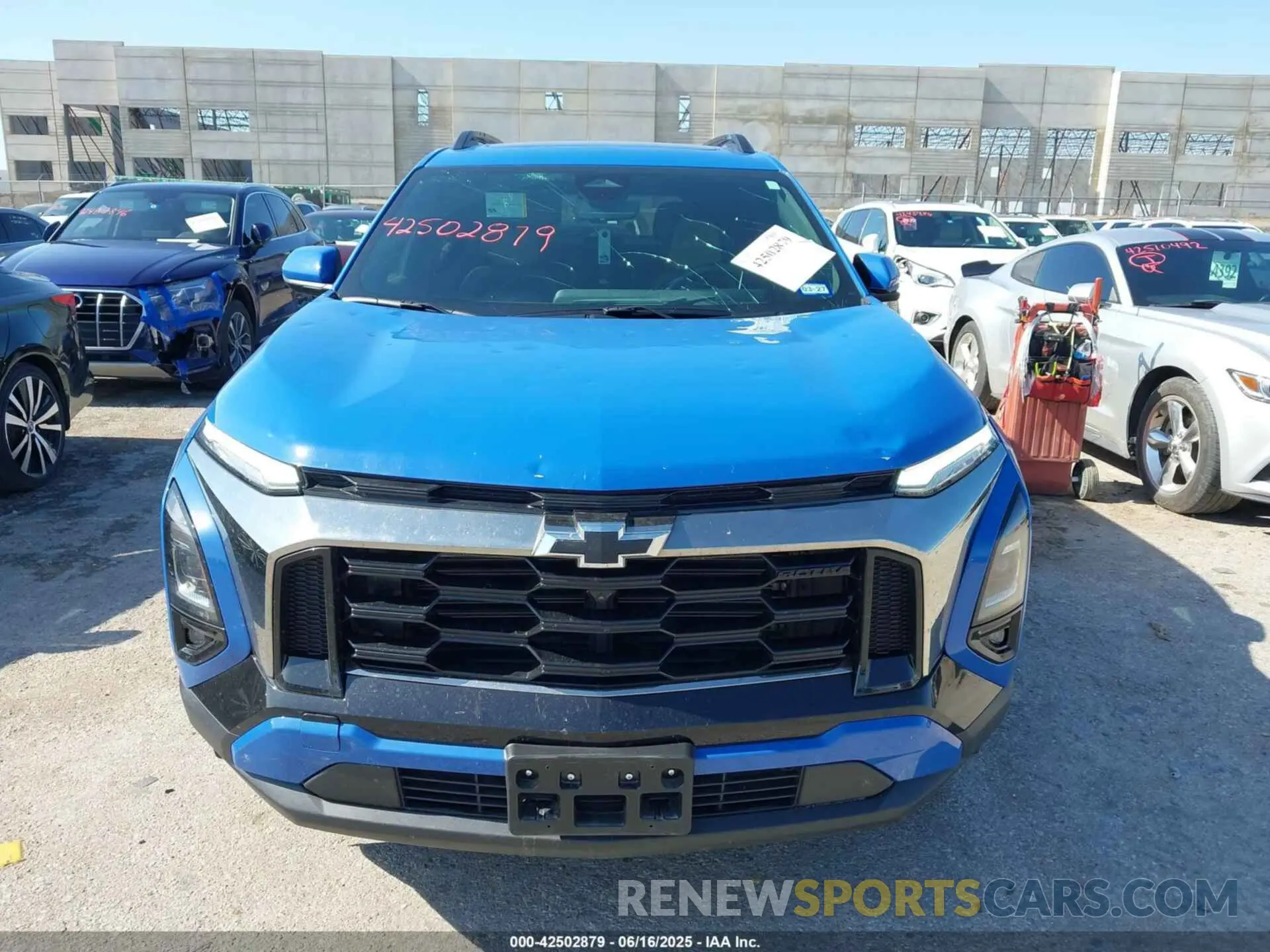 12 Photograph of a damaged car 3GNAXKEGXSL124615 CHEVROLET EQUINOX 2025