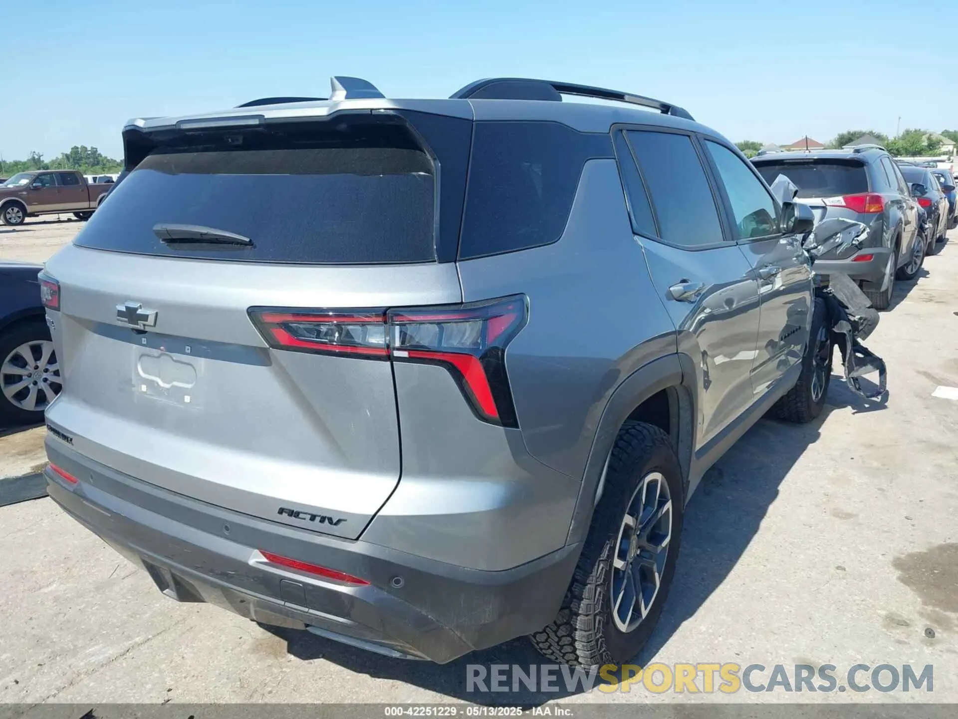4 Фотография поврежденного автомобиля 3GNAXKEGXSL201189 CHEVROLET EQUINOX 2025