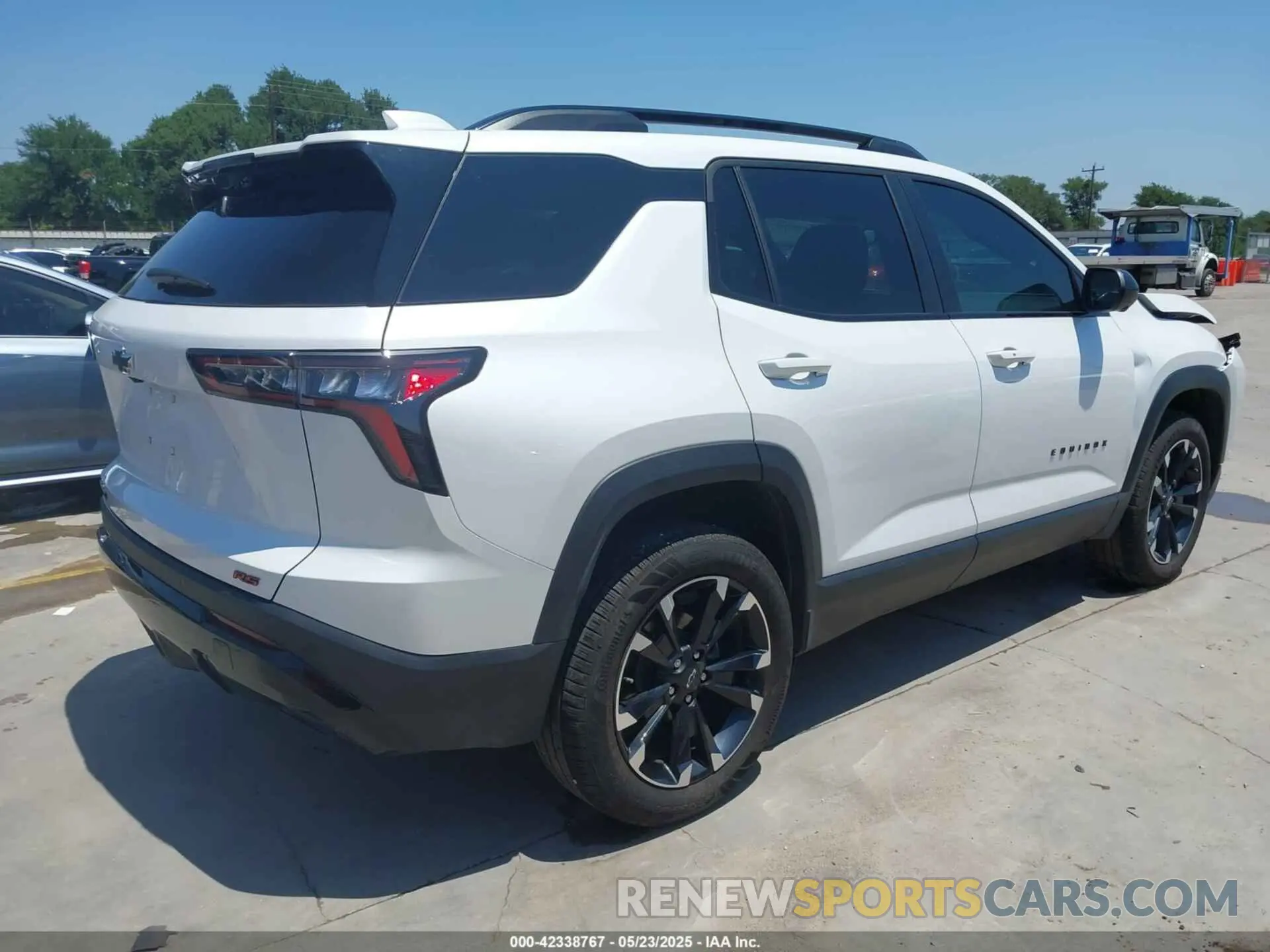 4 Фотография поврежденного автомобиля 3GNAXLEG4SL142744 CHEVROLET EQUINOX 2025