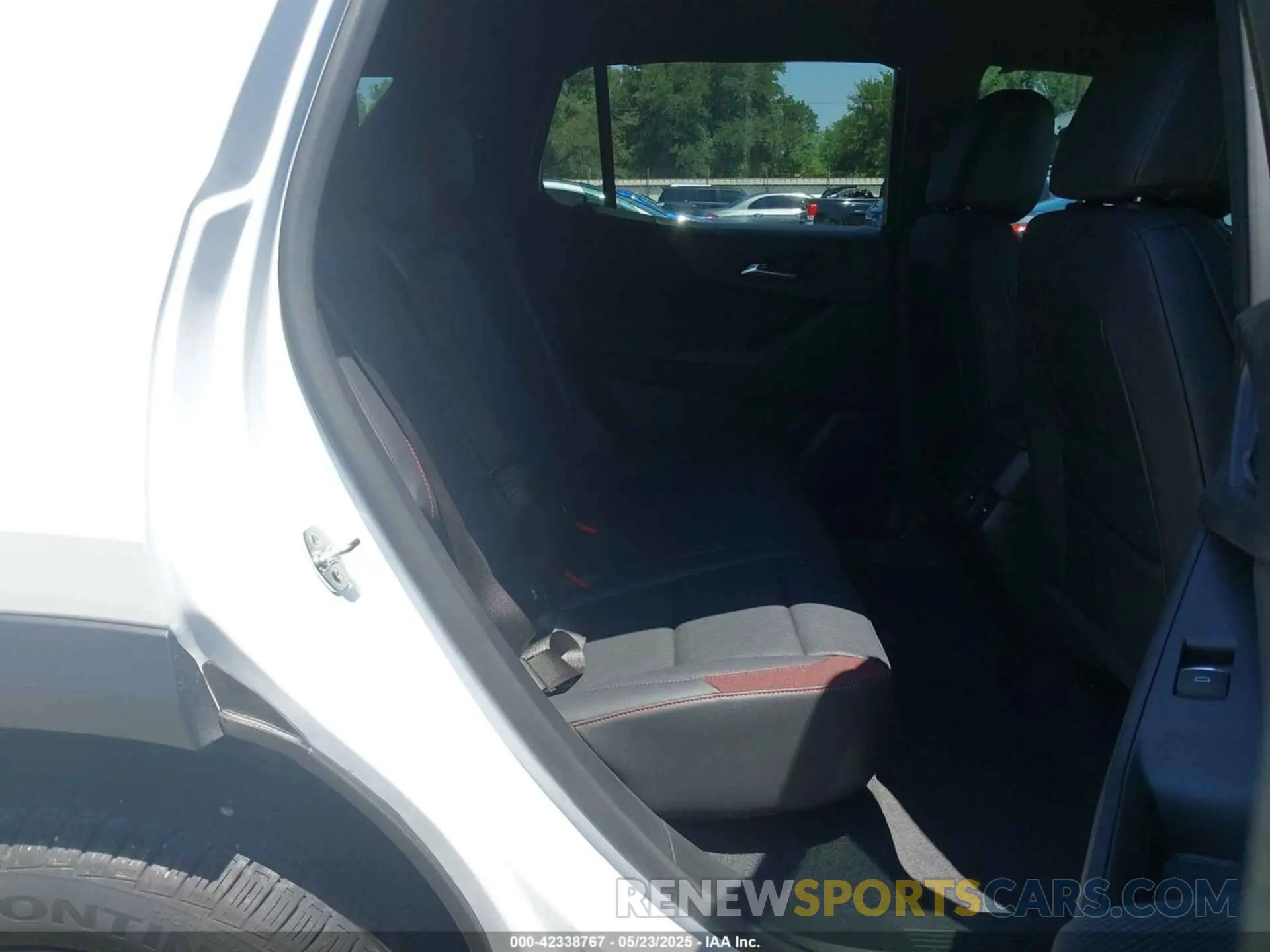 8 Фотография поврежденного автомобиля 3GNAXLEG4SL142744 CHEVROLET EQUINOX 2025