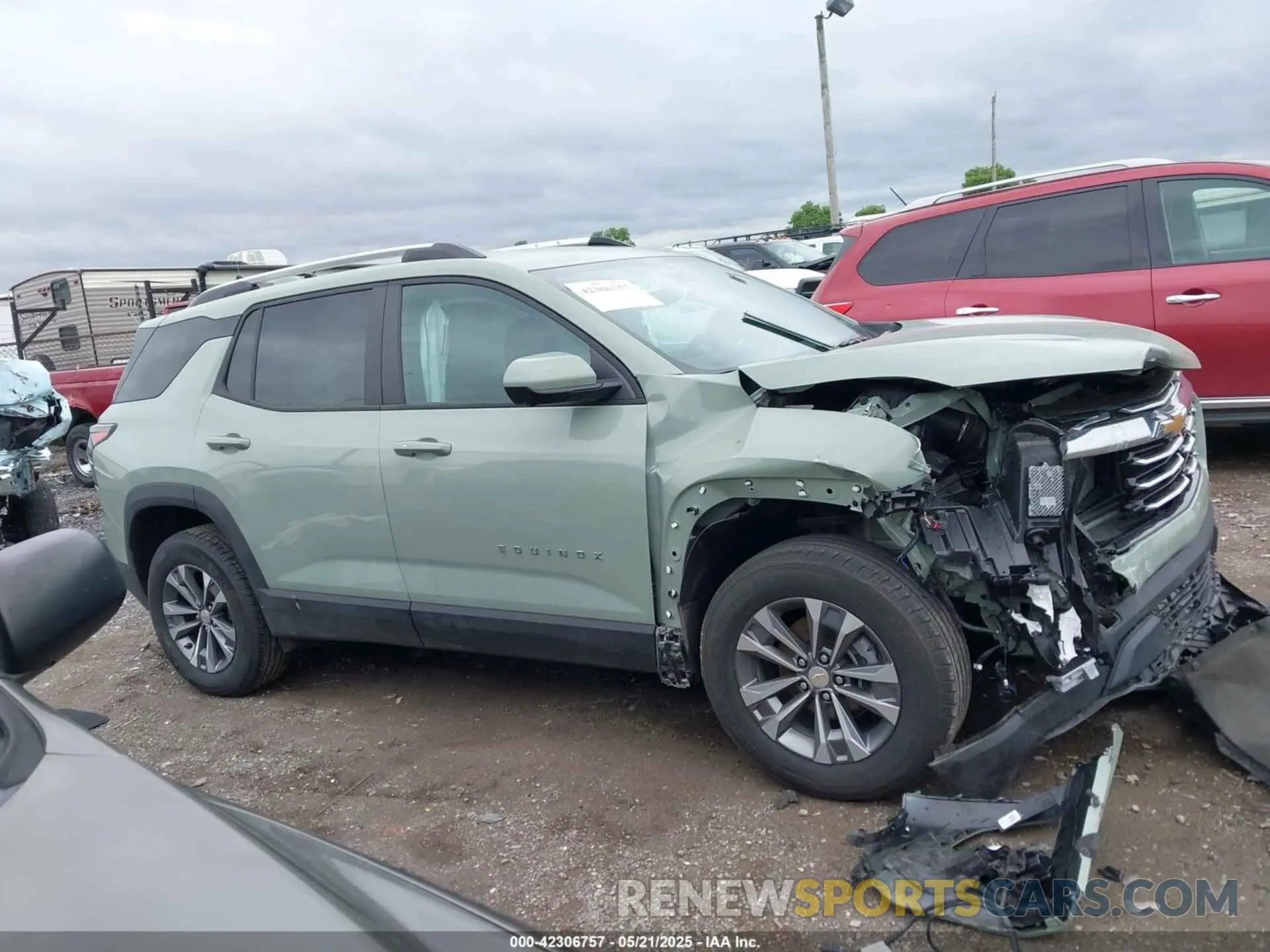 13 Photograph of a damaged car 3GNAXPEG0SL114558 CHEVROLET EQUINOX 2025
