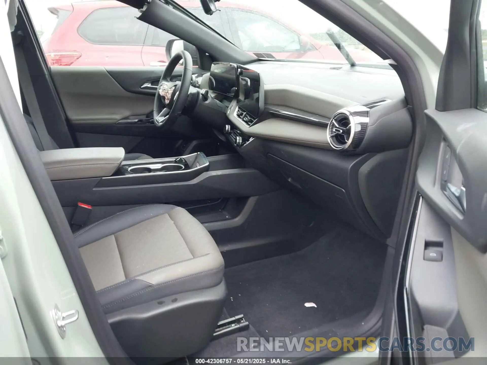 5 Photograph of a damaged car 3GNAXPEG0SL114558 CHEVROLET EQUINOX 2025