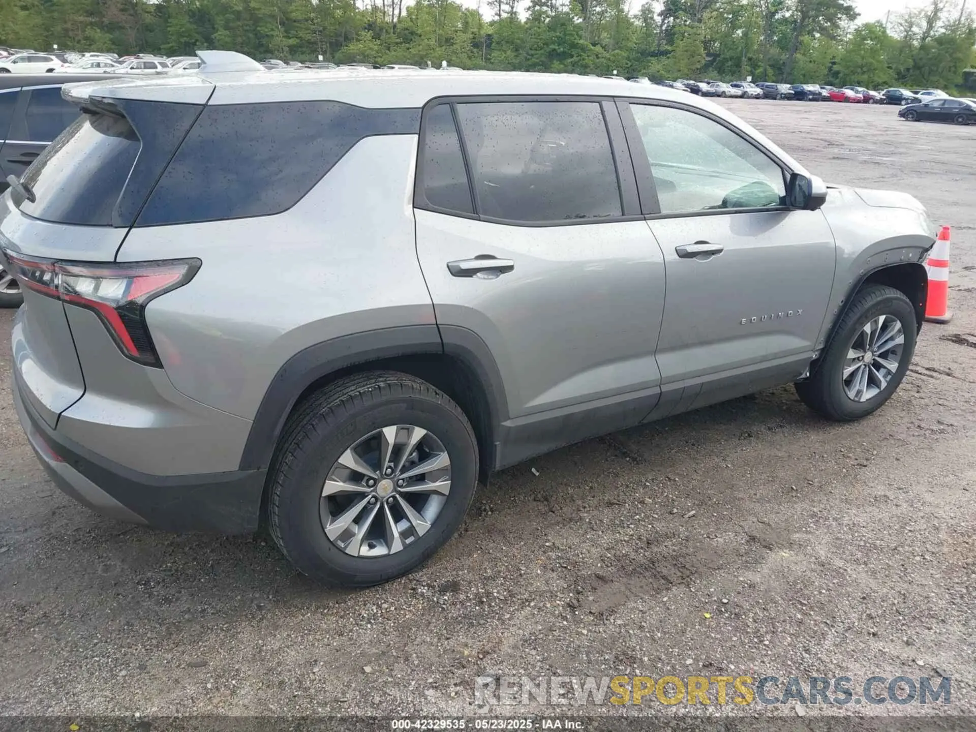 4 Фотография поврежденного автомобиля 3GNAXPEG1SL163963 CHEVROLET EQUINOX 2025