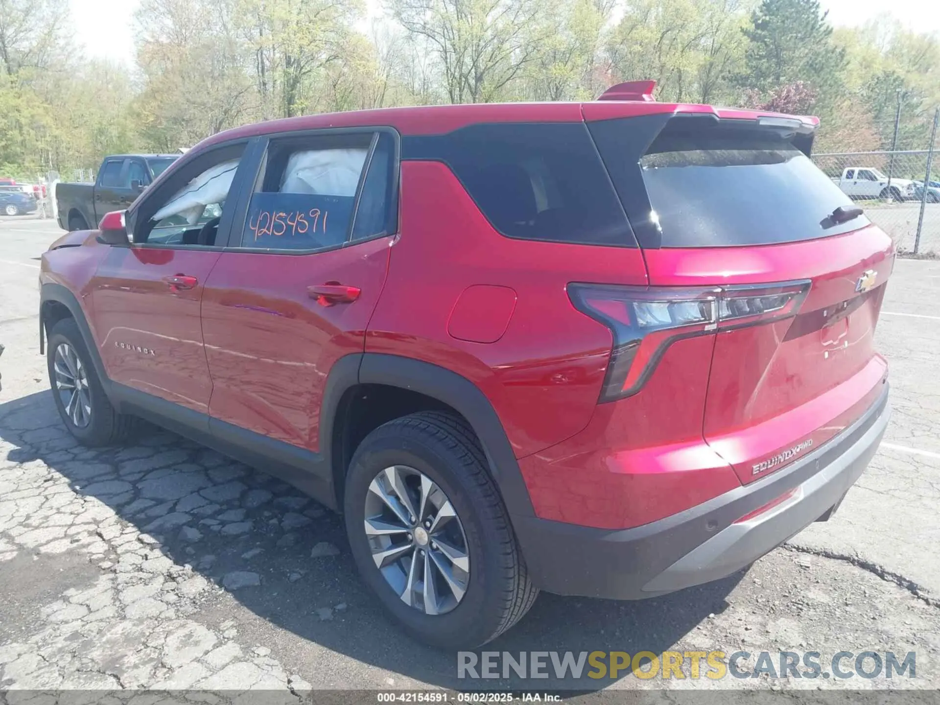 3 Фотография поврежденного автомобиля 3GNAXPEG1SL225510 CHEVROLET EQUINOX 2025