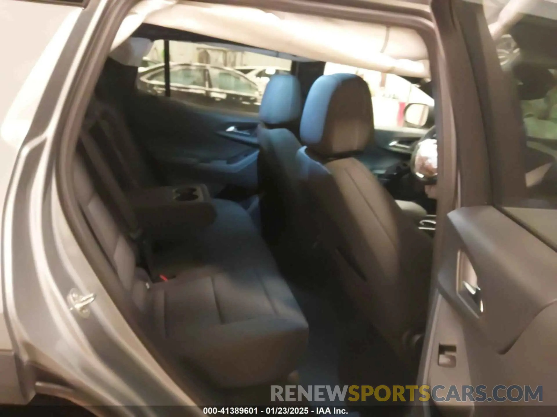 8 Photograph of a damaged car 3GNAXPEG5SL103717 CHEVROLET EQUINOX 2025