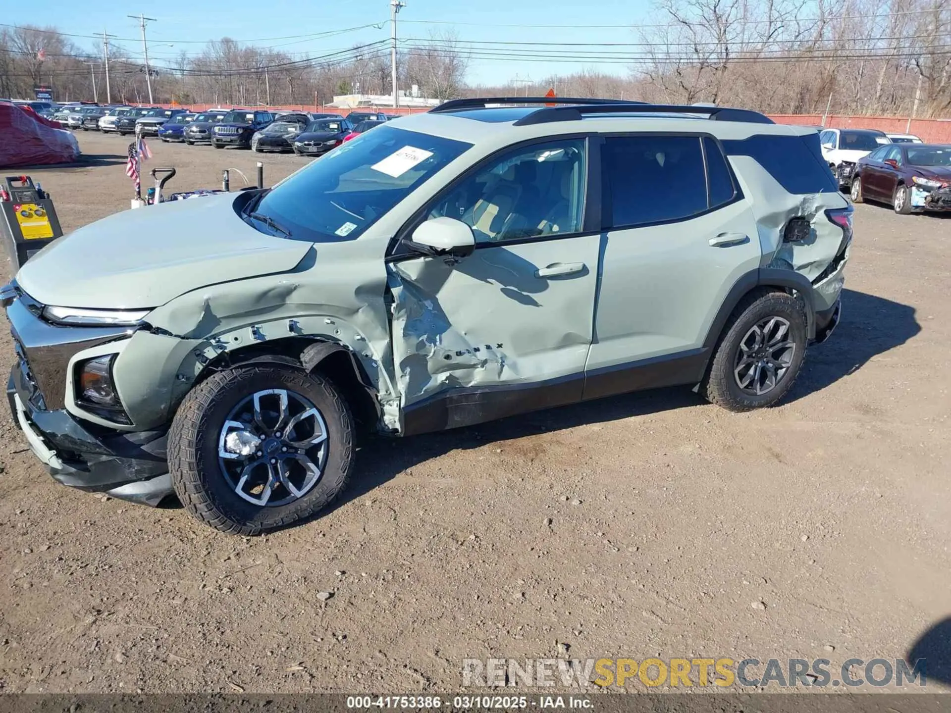 2 Фотография поврежденного автомобиля 3GNAXSEG1SL264147 CHEVROLET EQUINOX 2025