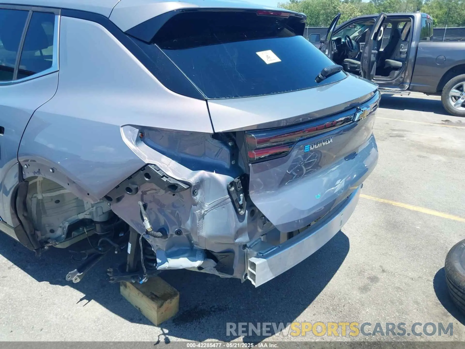 6 Photograph of a damaged car 3GN7DLRP7RS268626 CHEVROLET EQUINOX EV 2024
