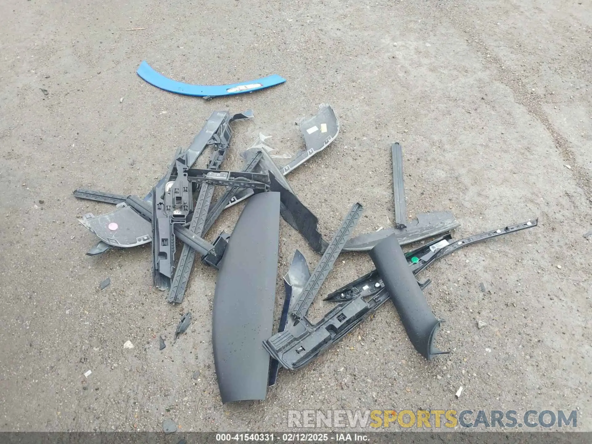 12 Photograph of a damaged car 3GN7DLRR6RS296807 CHEVROLET EQUINOX EV 2024