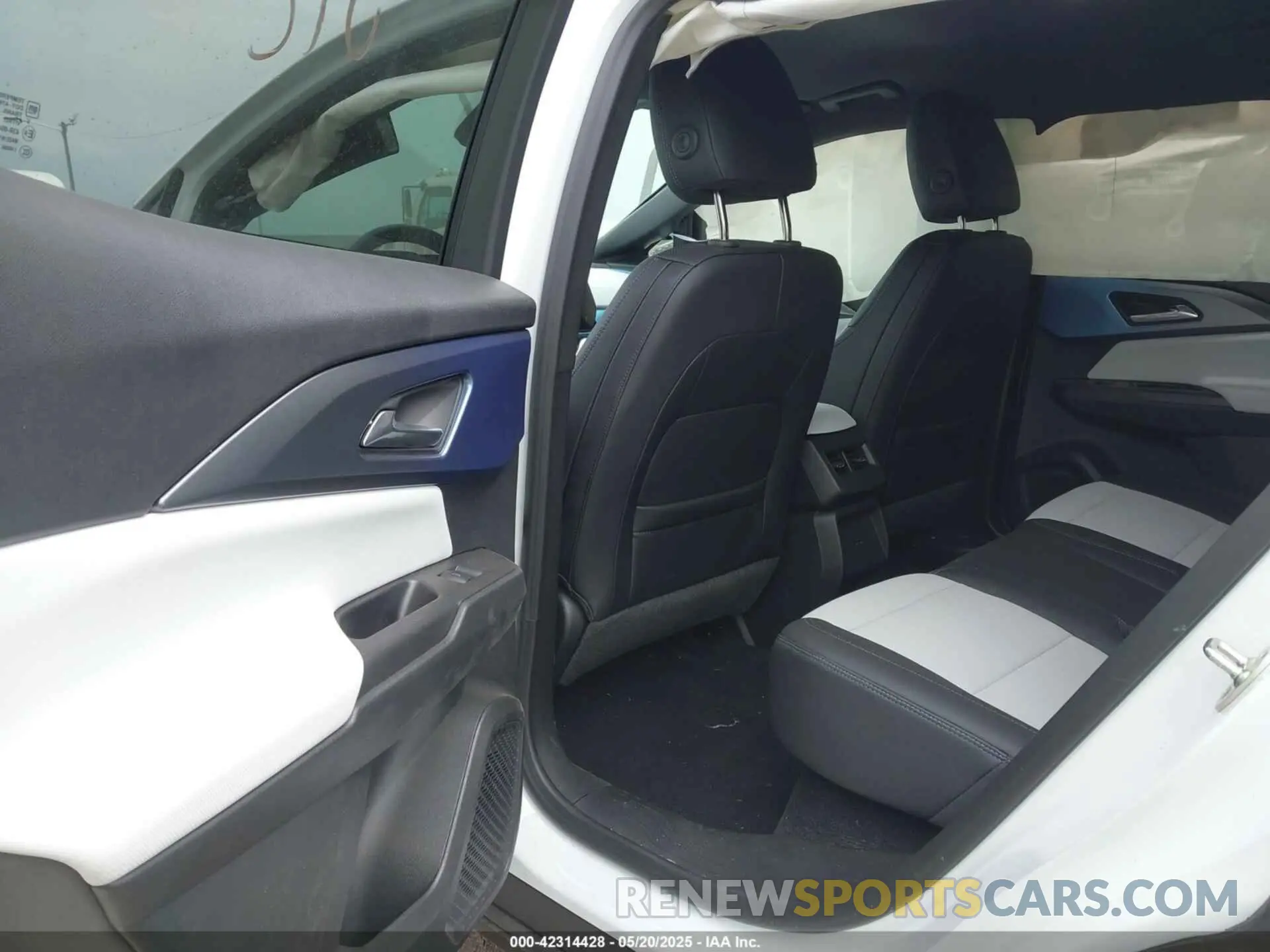 8 Photograph of a damaged car 3GN7DNRP5SS199243 CHEVROLET EQUINOX EV 2025