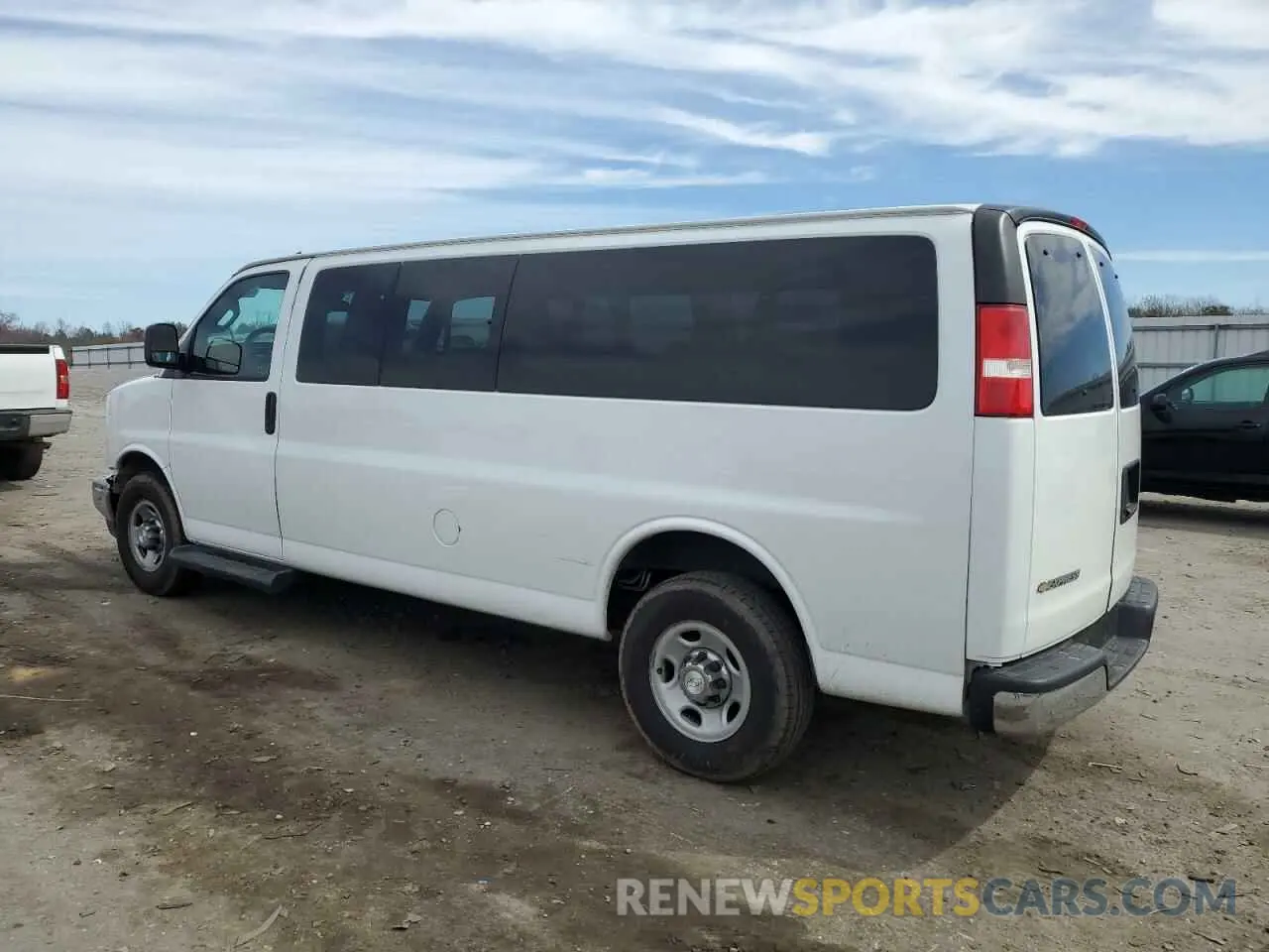 2 Фотография поврежденного автомобиля 1GAZGPFG7K1213856 CHEVROLET EXPRESS 2019