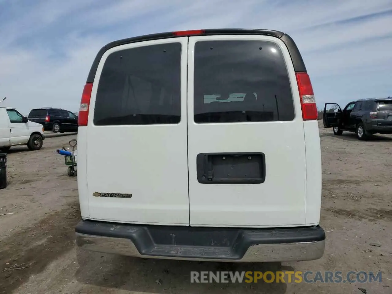 6 Фотография поврежденного автомобиля 1GAZGPFG7K1213856 CHEVROLET EXPRESS 2019