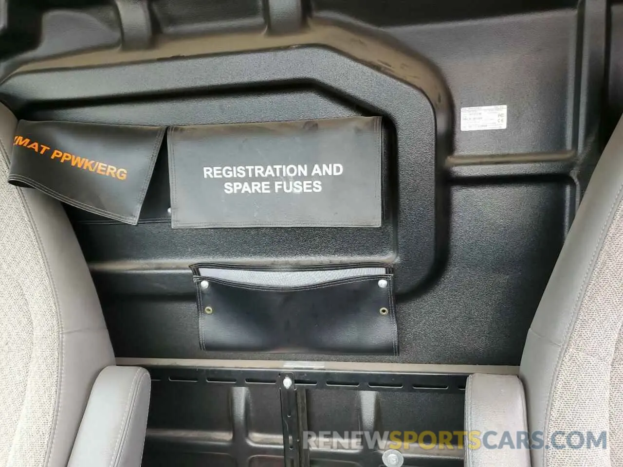 10 Photograph of a damaged car 1GCWGAF18K1371092 CHEVROLET EXPRESS 2019