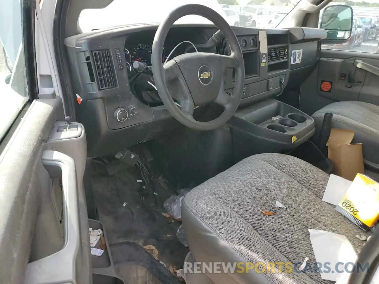 8 Photograph of a damaged car 1GCWGAF18K1371092 CHEVROLET EXPRESS 2019