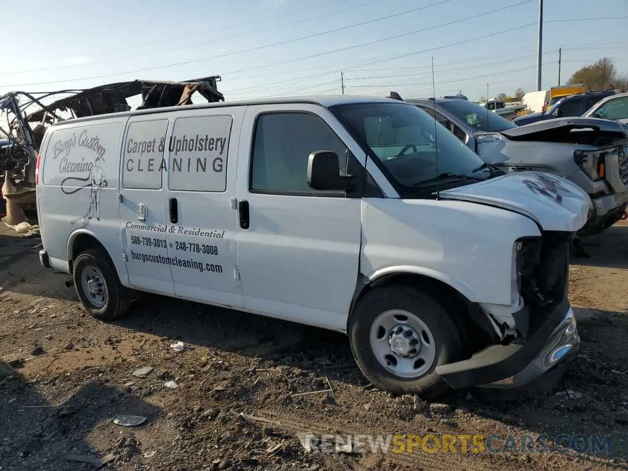 4 Photograph of a damaged car 1GCWGAFG8K1306649 CHEVROLET EXPRESS 2019