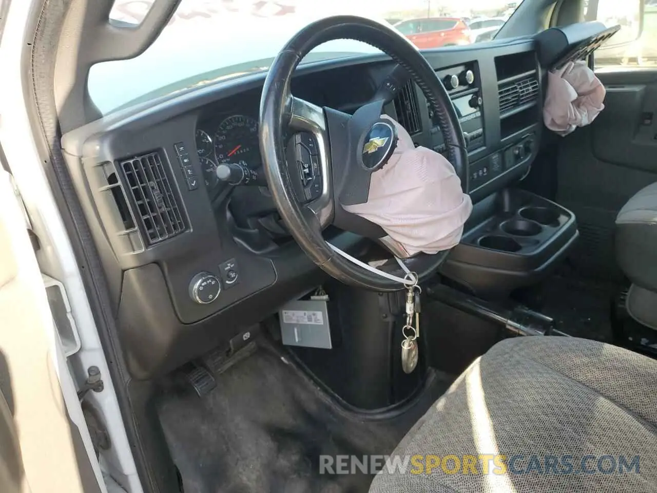 8 Photograph of a damaged car 1GCWGAFG8K1306649 CHEVROLET EXPRESS 2019