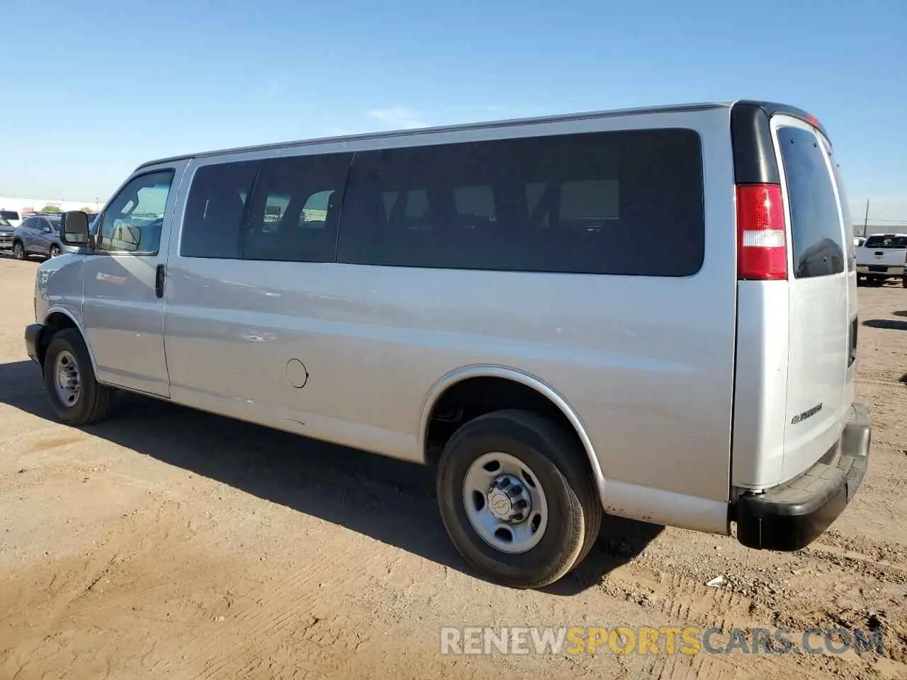 2 Фотография поврежденного автомобиля 1GAZGNFP3L1268455 CHEVROLET EXPRESS 2020