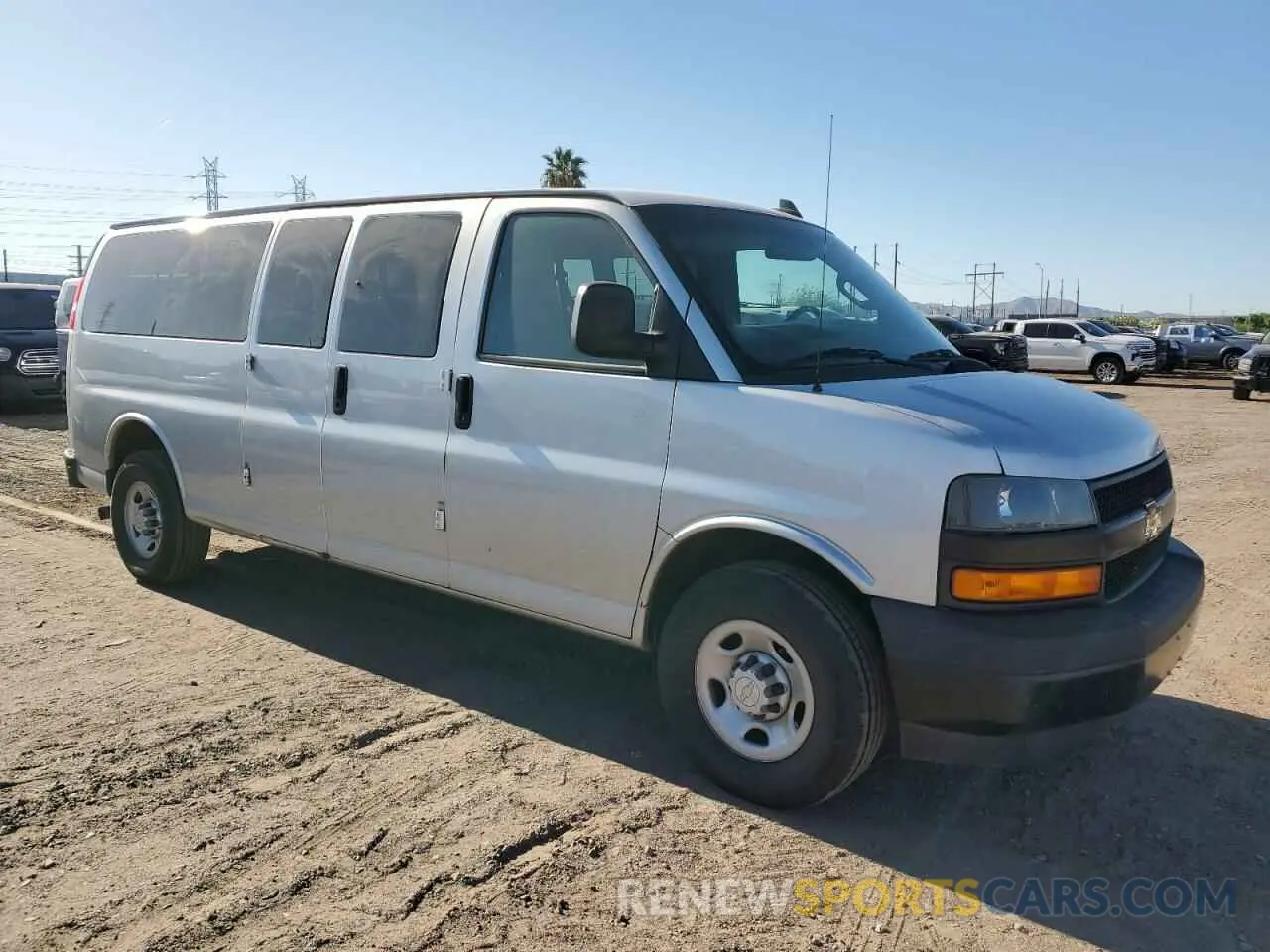 4 Фотография поврежденного автомобиля 1GAZGNFP3L1268455 CHEVROLET EXPRESS 2020