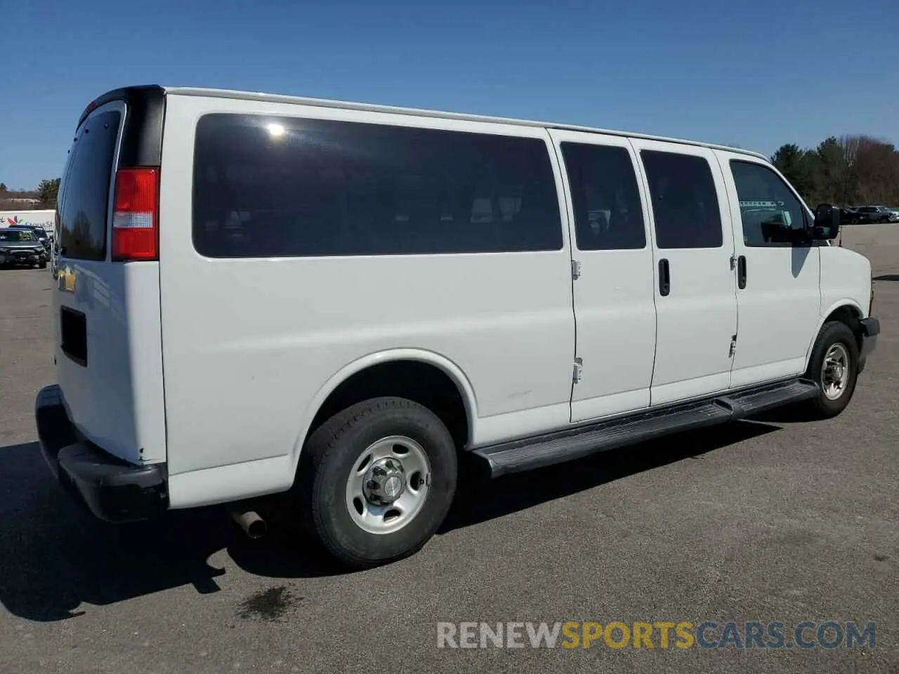 3 Фотография поврежденного автомобиля 1GAZGPFG8L1176429 CHEVROLET EXPRESS 2020