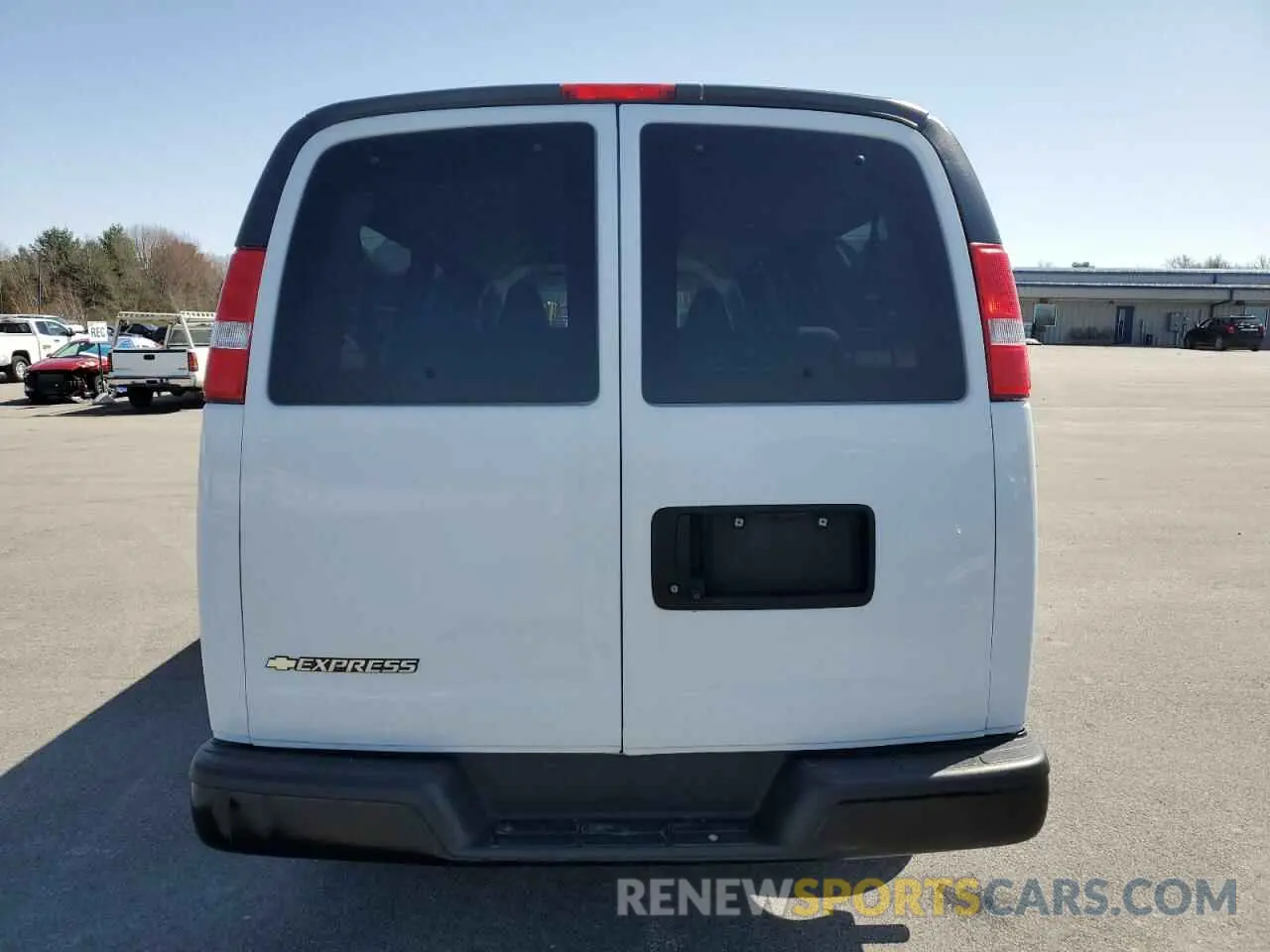 6 Фотография поврежденного автомобиля 1GAZGPFG8L1176429 CHEVROLET EXPRESS 2020