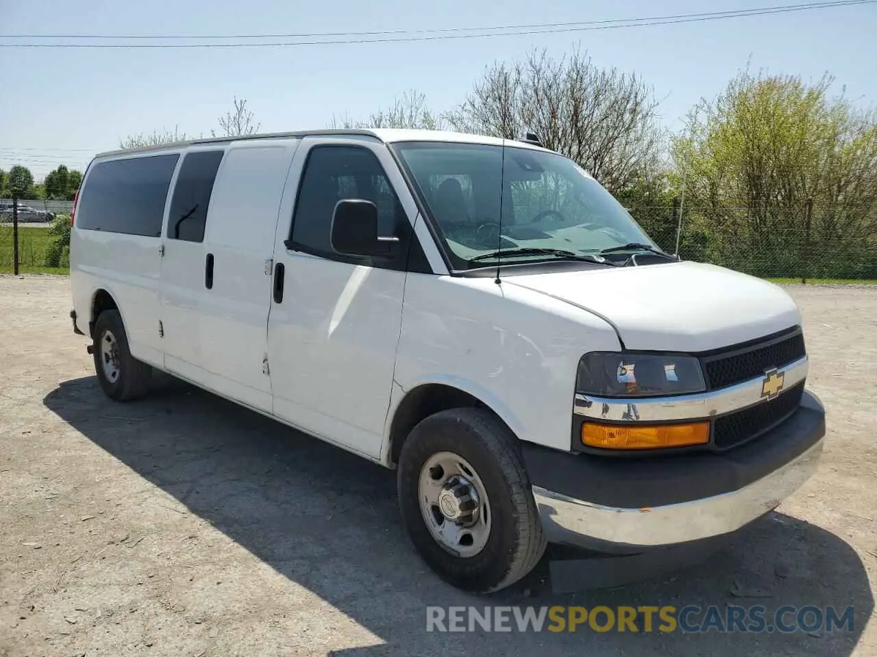 4 Photograph of a damaged car 1GAZGPFP1L1268224 CHEVROLET EXPRESS 2020