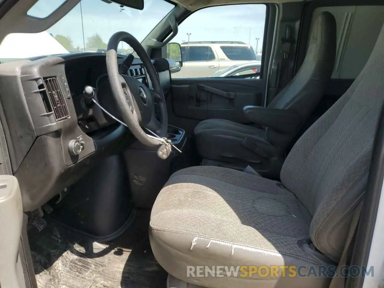 7 Photograph of a damaged car 1GAZGPFP1L1268224 CHEVROLET EXPRESS 2020