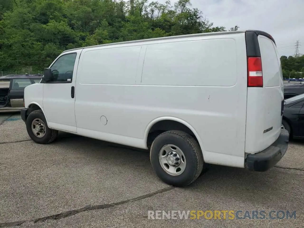 2 Photograph of a damaged car 1GCWGAFP4L1248766 CHEVROLET EXPRESS 2020