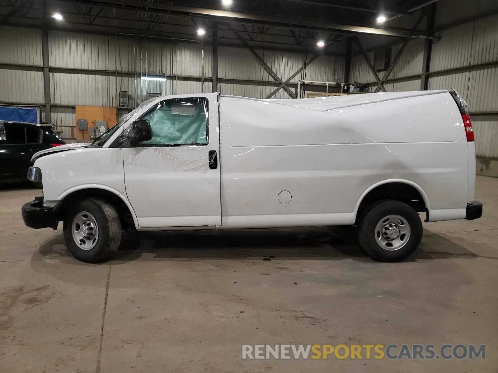 9 Photograph of a damaged car 1GCWGAFP6L1179269 CHEVROLET EXPRESS 2020