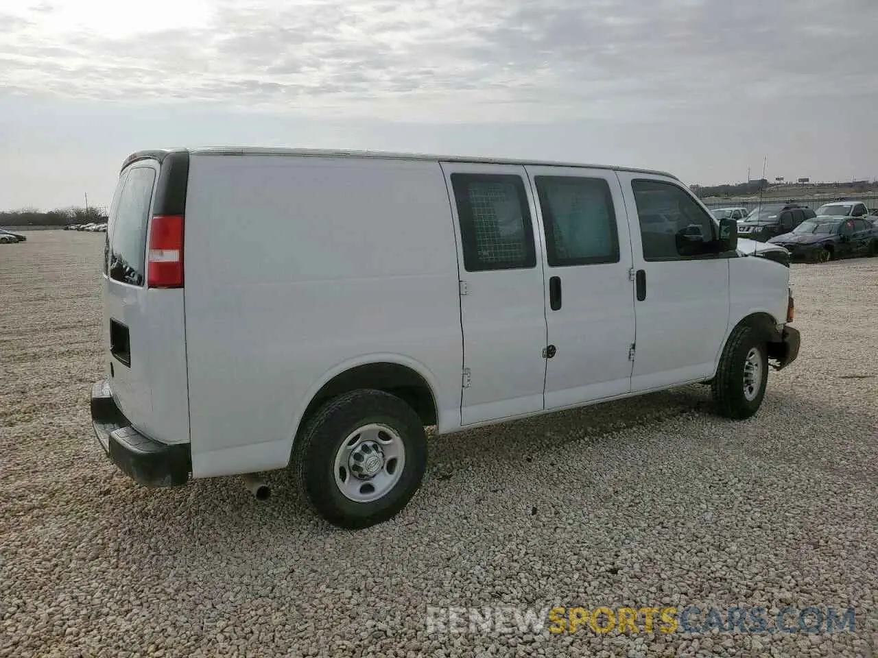 3 Photograph of a damaged car 1GCWGAFP7L1127228 CHEVROLET EXPRESS 2020