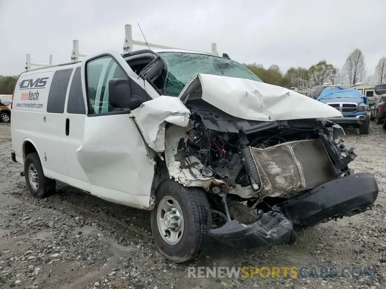 4 Photograph of a damaged car 1GCWGAFP7L1271104 CHEVROLET EXPRESS 2020