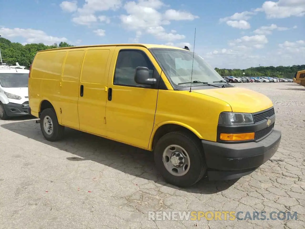 4 Photograph of a damaged car 1GCWGAFPXL1130592 CHEVROLET EXPRESS 2020