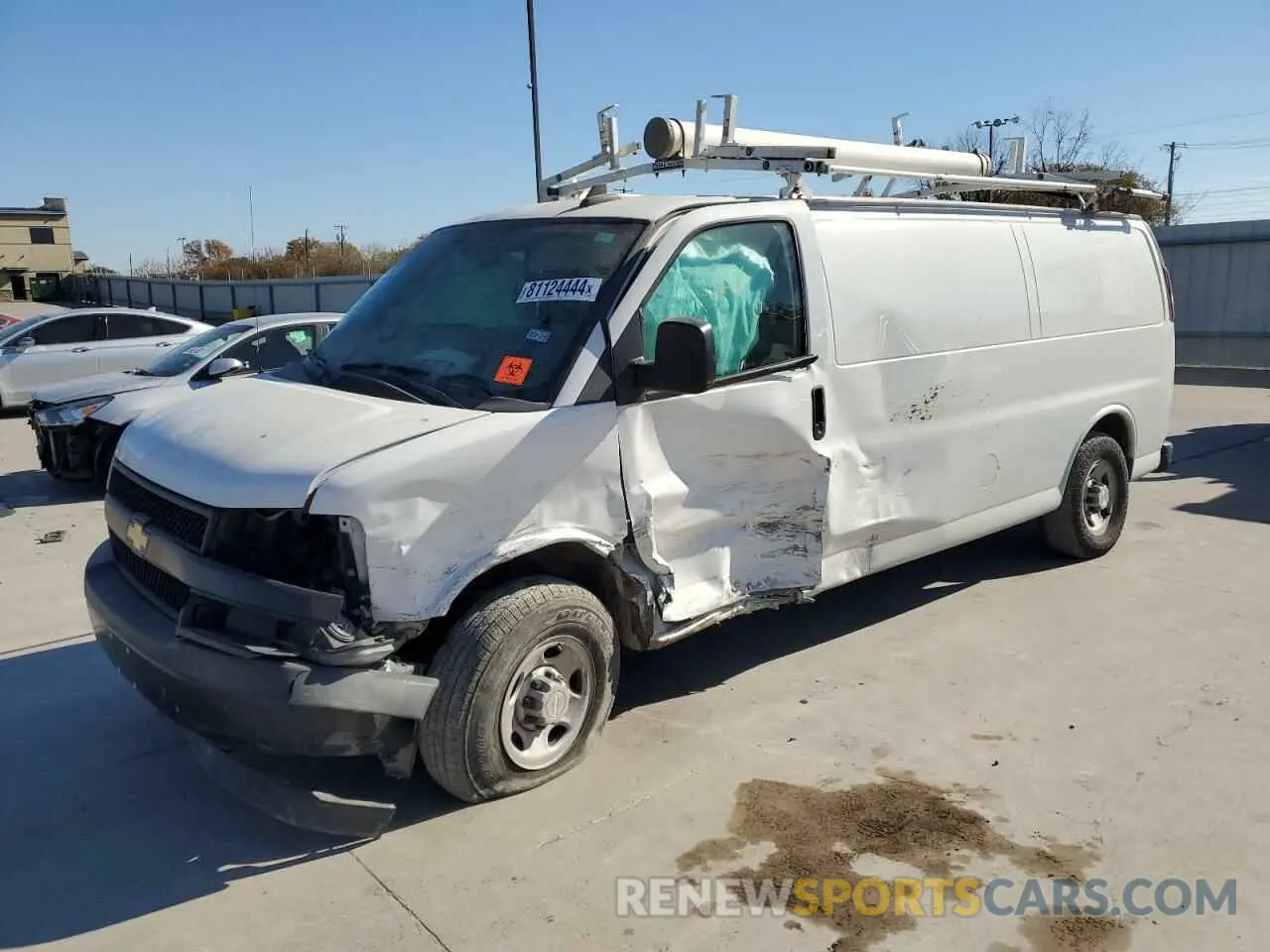 1 Фотография поврежденного автомобиля 1GCWGBFG9L1125874 CHEVROLET EXPRESS 2020