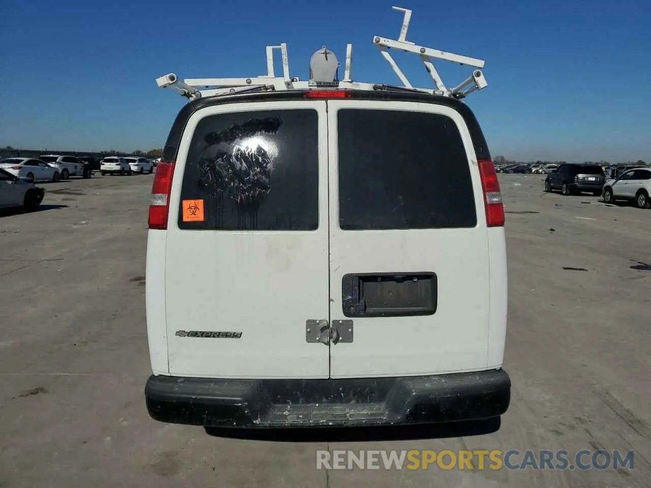 6 Фотография поврежденного автомобиля 1GCWGBFG9L1125874 CHEVROLET EXPRESS 2020