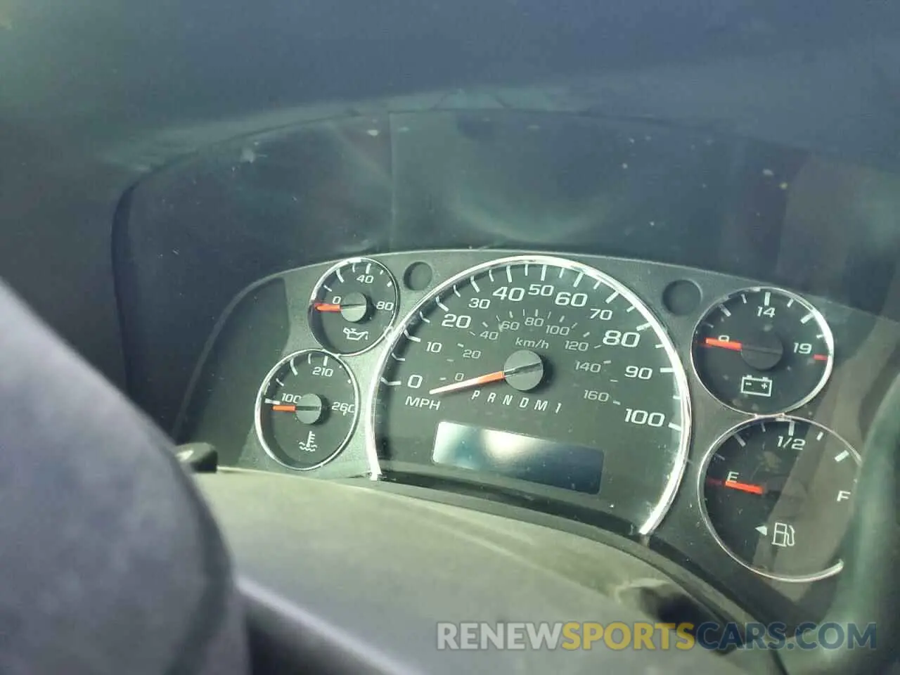 9 Фотография поврежденного автомобиля 1GCWGBFG9L1125874 CHEVROLET EXPRESS 2020