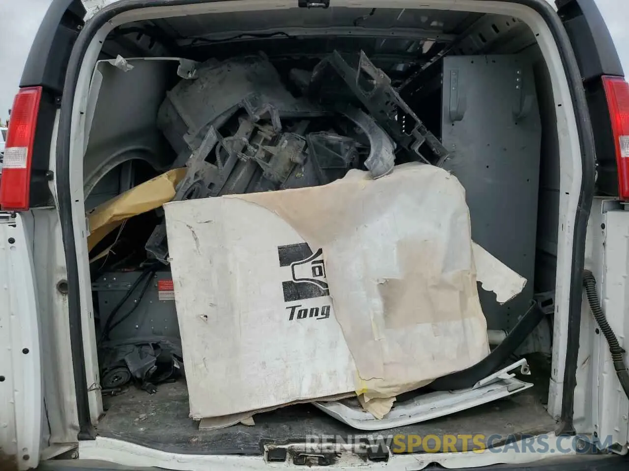 12 Фотография поврежденного автомобиля 1GCZGHFG5L1271656 CHEVROLET EXPRESS 2020