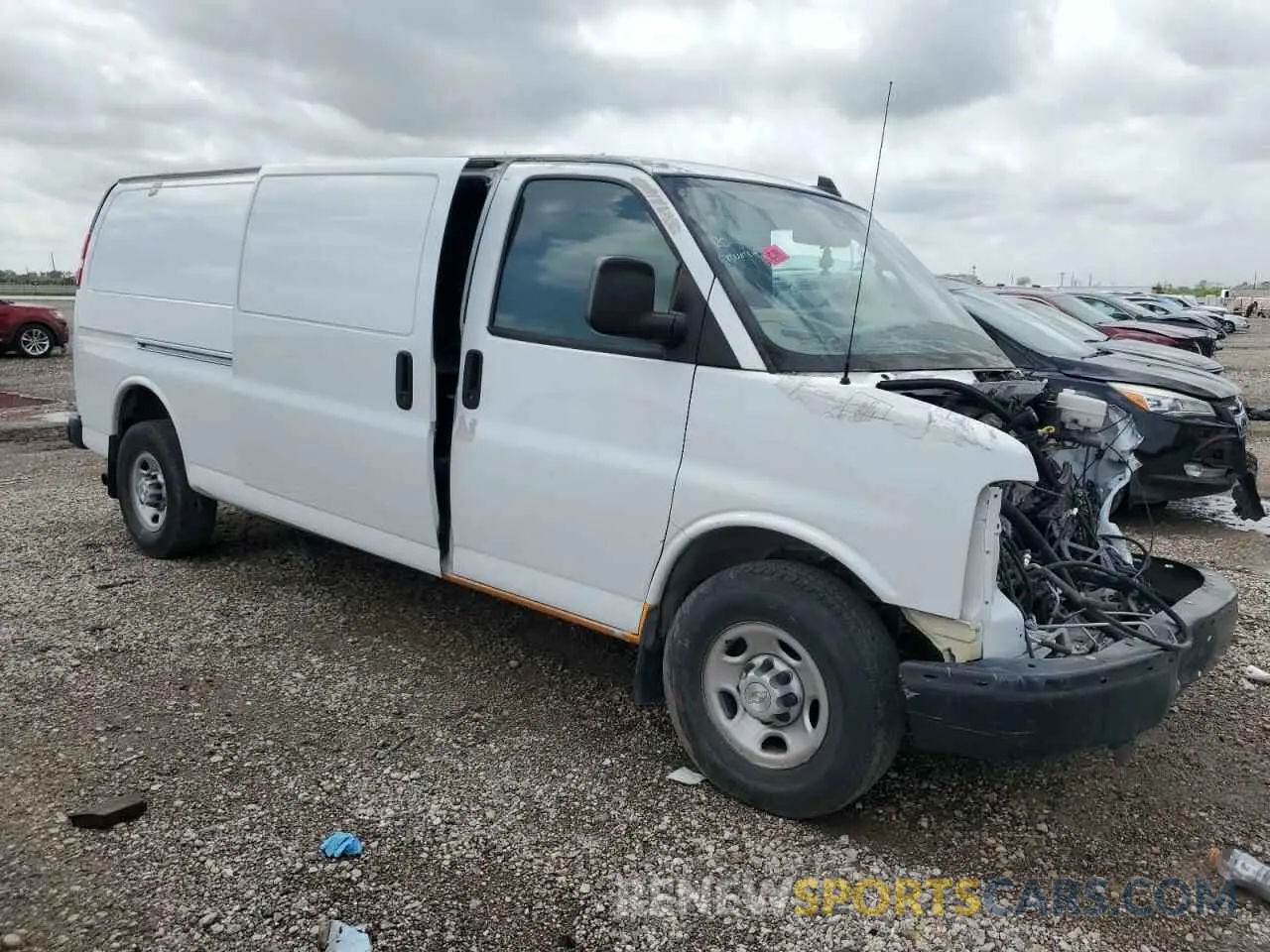 4 Фотография поврежденного автомобиля 1GCZGHFG5L1271656 CHEVROLET EXPRESS 2020