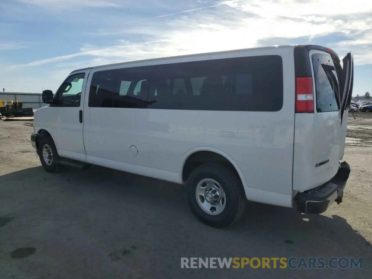 2 Фотография поврежденного автомобиля 1GAZGPFP5M1222896 CHEVROLET EXPRESS 2021