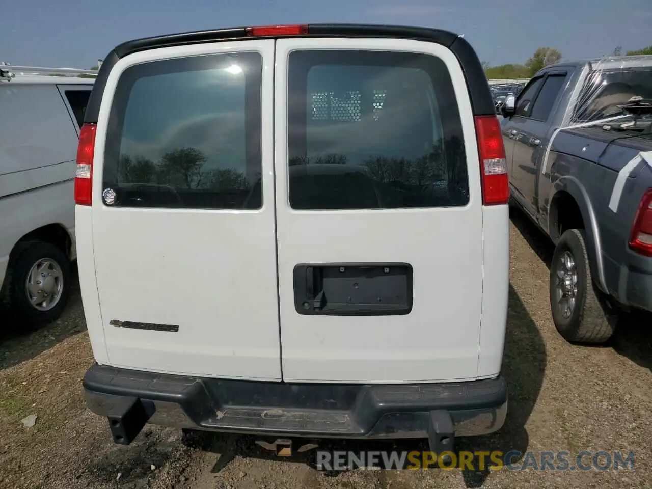 6 Фотография поврежденного автомобиля 1GCWGAF77M1311814 CHEVROLET EXPRESS 2021