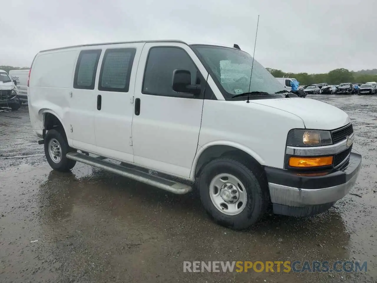 4 Photograph of a damaged car 1GCWGAF78M1259125 CHEVROLET EXPRESS 2021