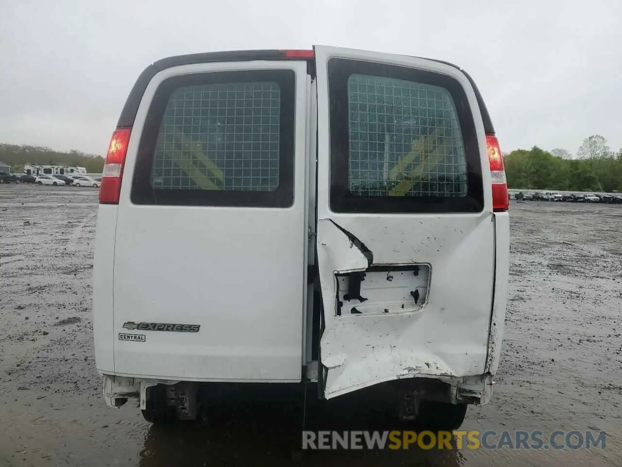 6 Photograph of a damaged car 1GCWGAF78M1259125 CHEVROLET EXPRESS 2021