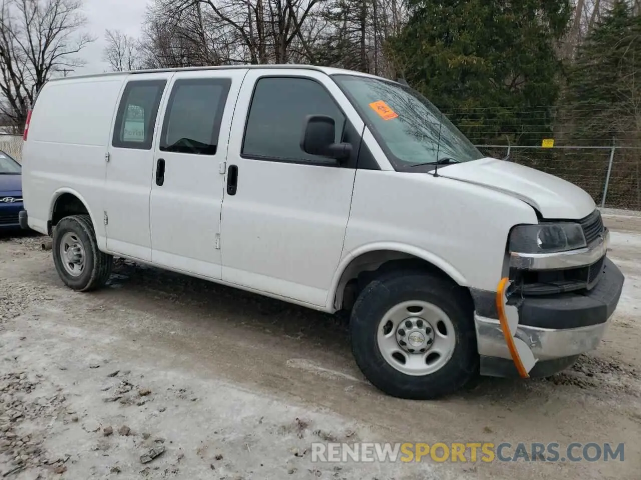 4 Фотография поврежденного автомобиля 1GCWGAFP1M1218139 CHEVROLET EXPRESS 2021